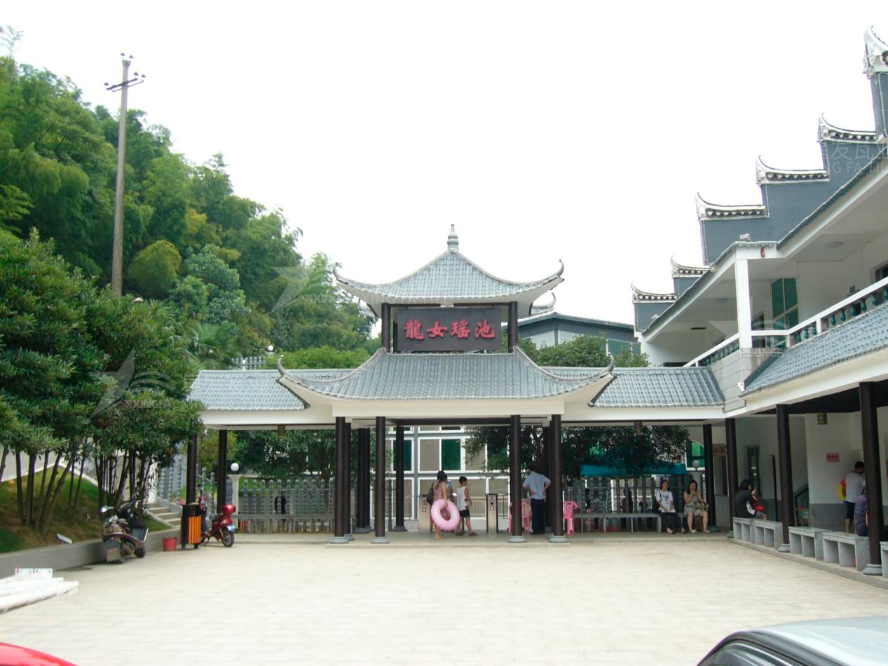 屋頂材料合成樹脂瓦和不銹鋼瓦哪個好？選擇很重要！