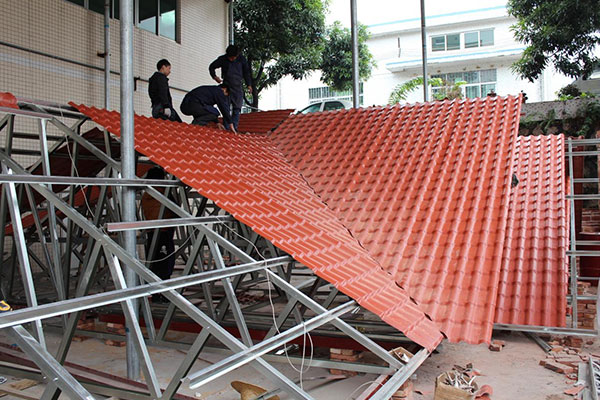 樹脂瓦具有哪些特性，是什么原因?qū)е聵渲弑粡V泛應用呢